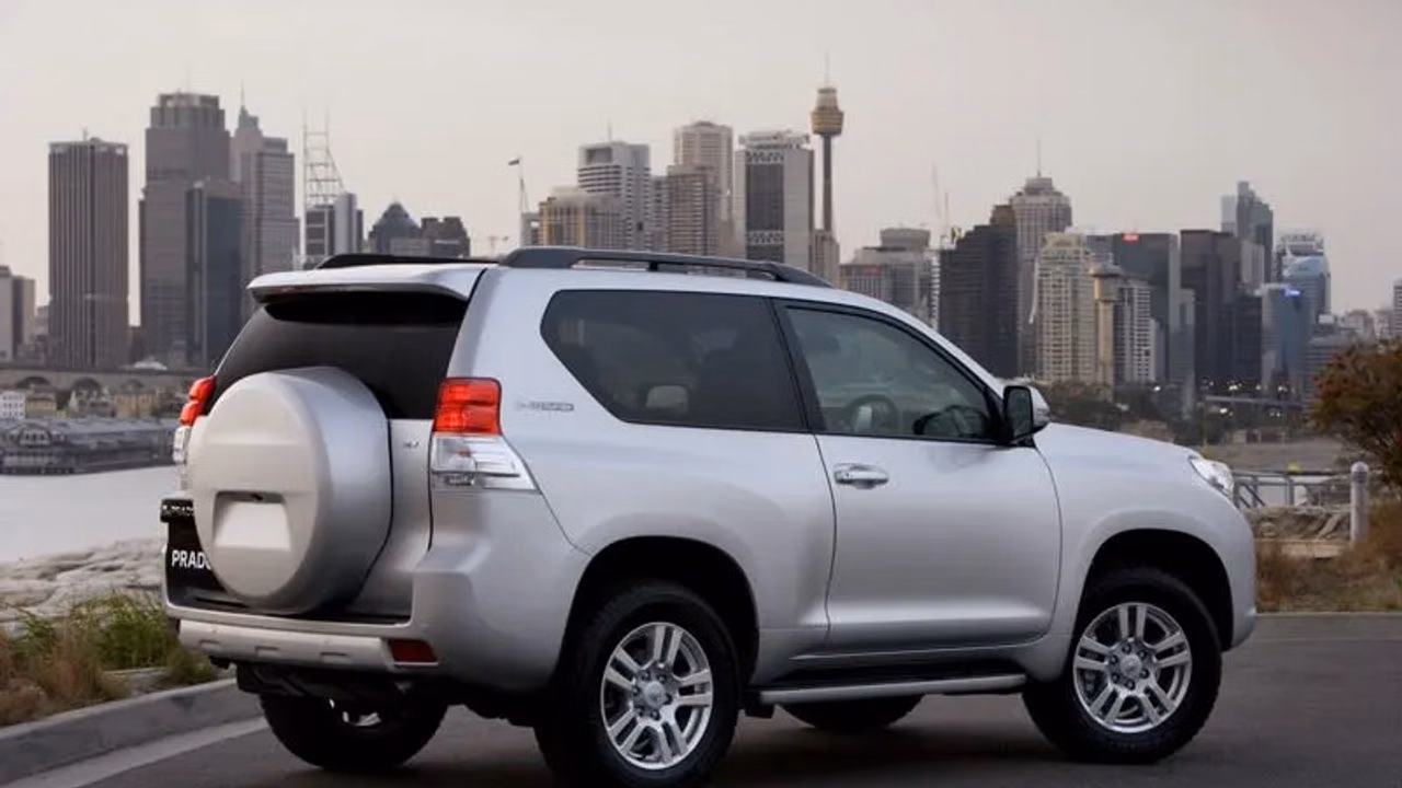 Toyota Land Cruiser Prado - Santola Travel